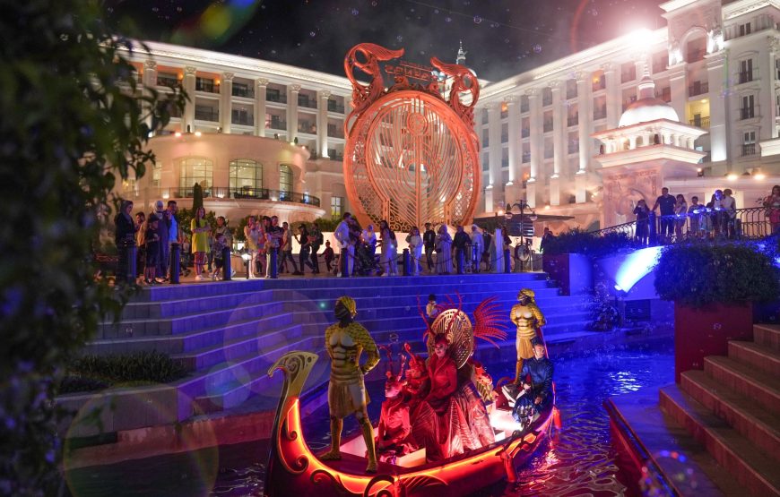 Land of Legends Night Show With Boat Parade